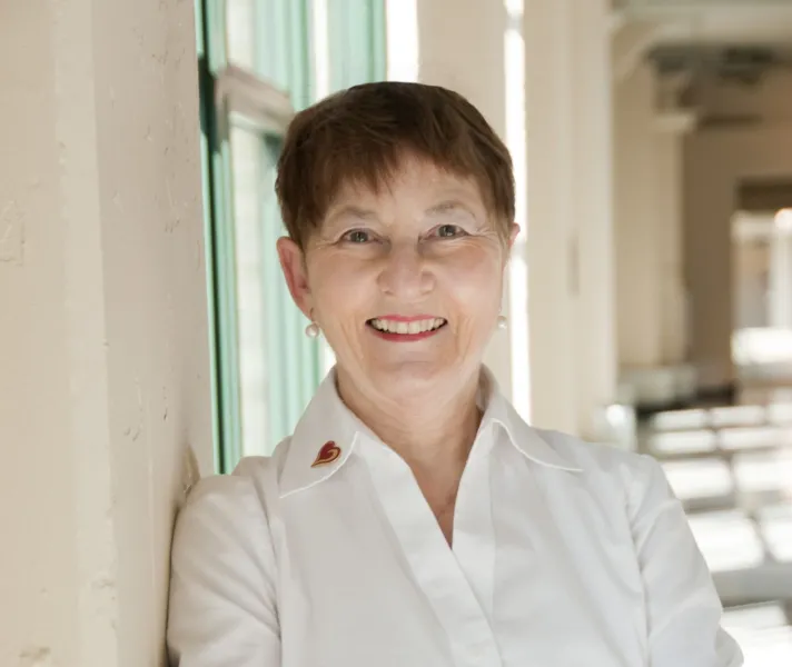 Lynette-Crane-1.jpeg