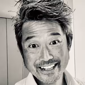 Dr. Julian Chun